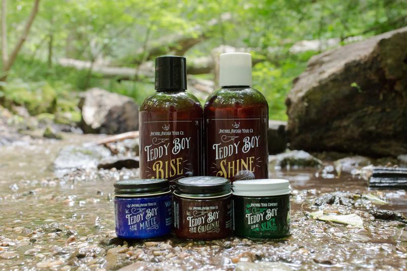 ANCHORS AWEIGH POMADE